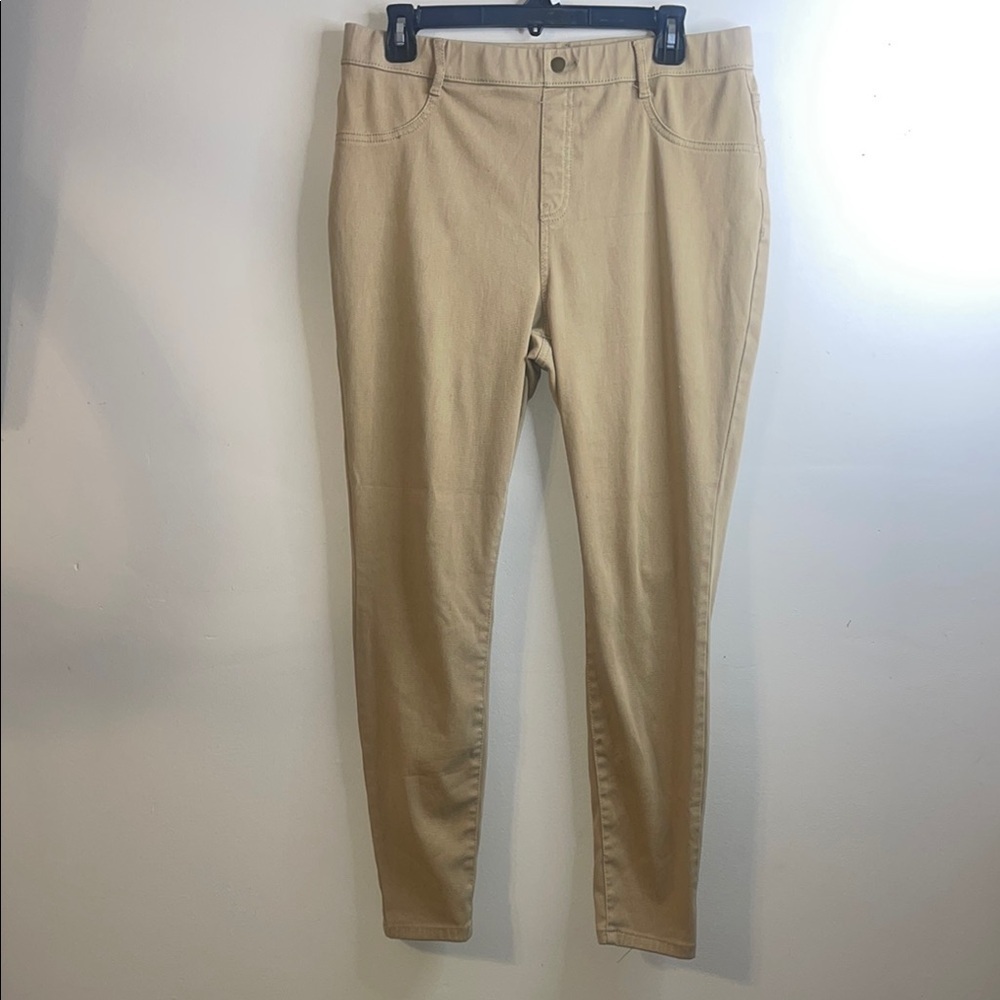 Women’s Time and Tru khaki Skinny Jeggings size XL (16-18) #140